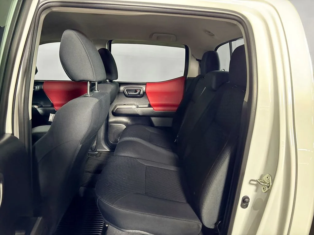 Used 2020 White Toyota SR5 image 18