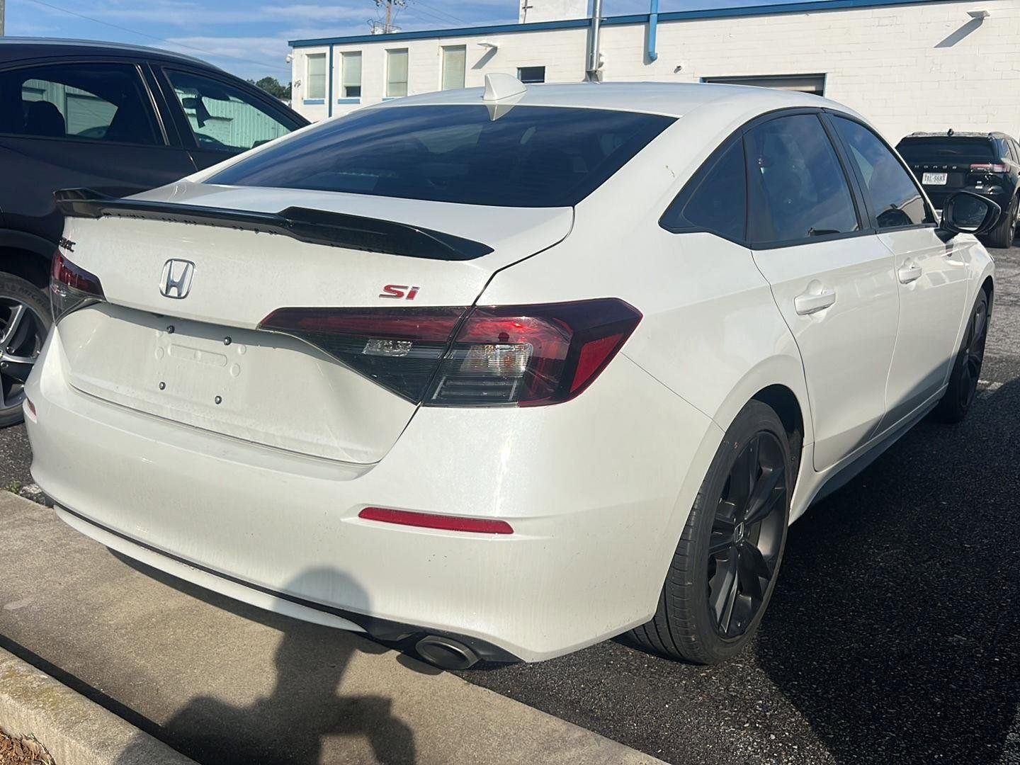 Used 2026 Platinum White Pearl Honda SI image 4