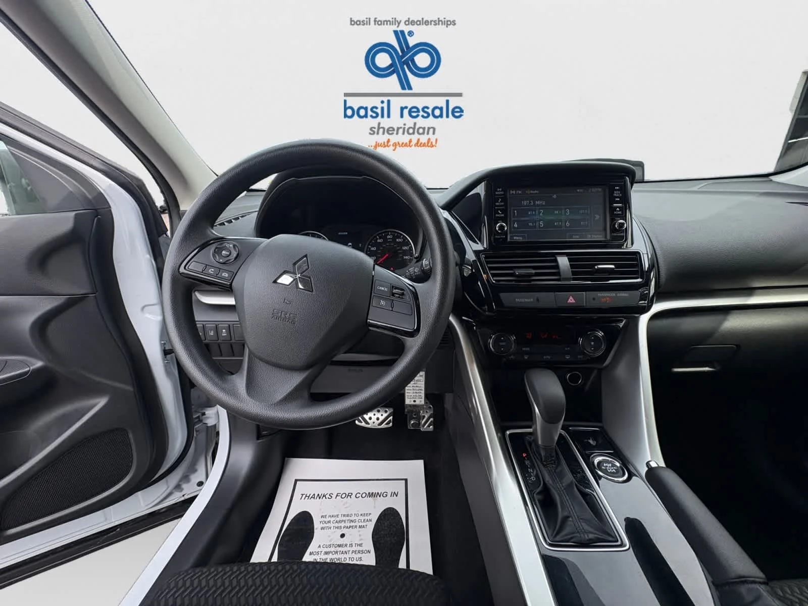 Used 2025 White Diamond Mitsubishi ES image 13