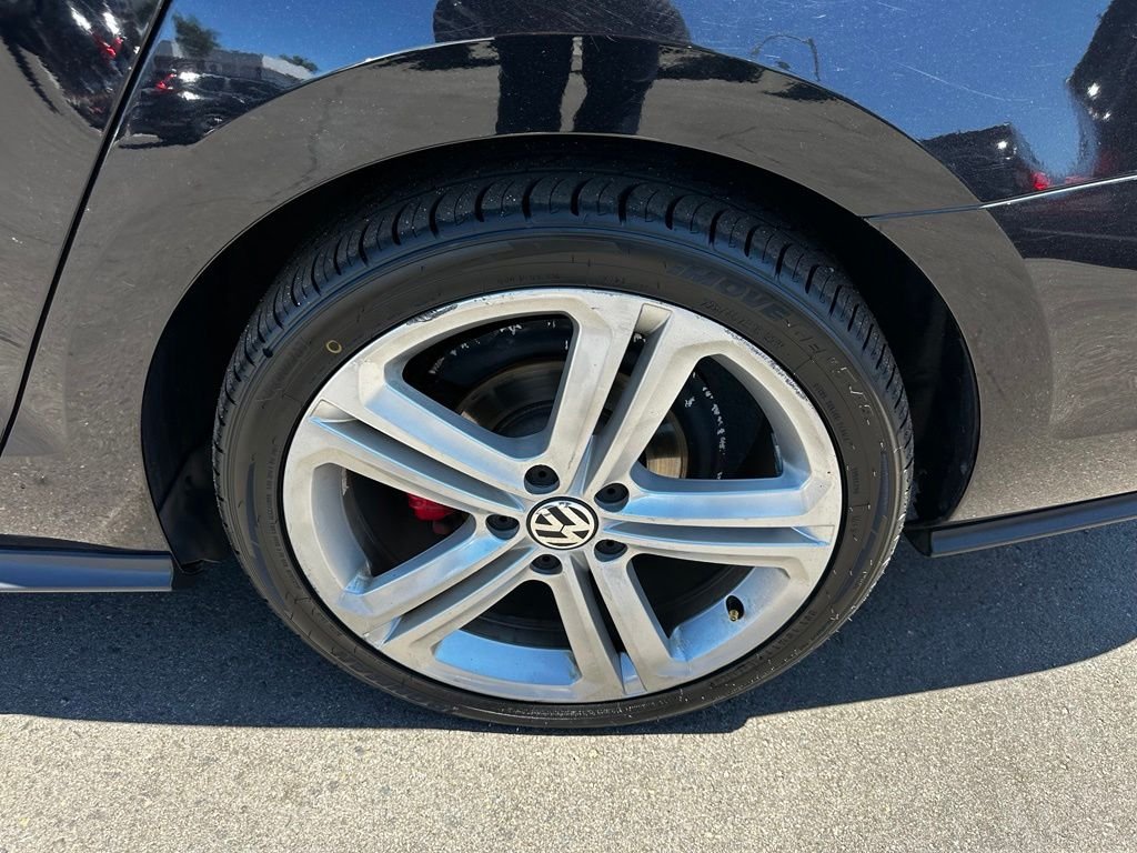 Used 2017 Deep Black Volkswagen GLI image 9