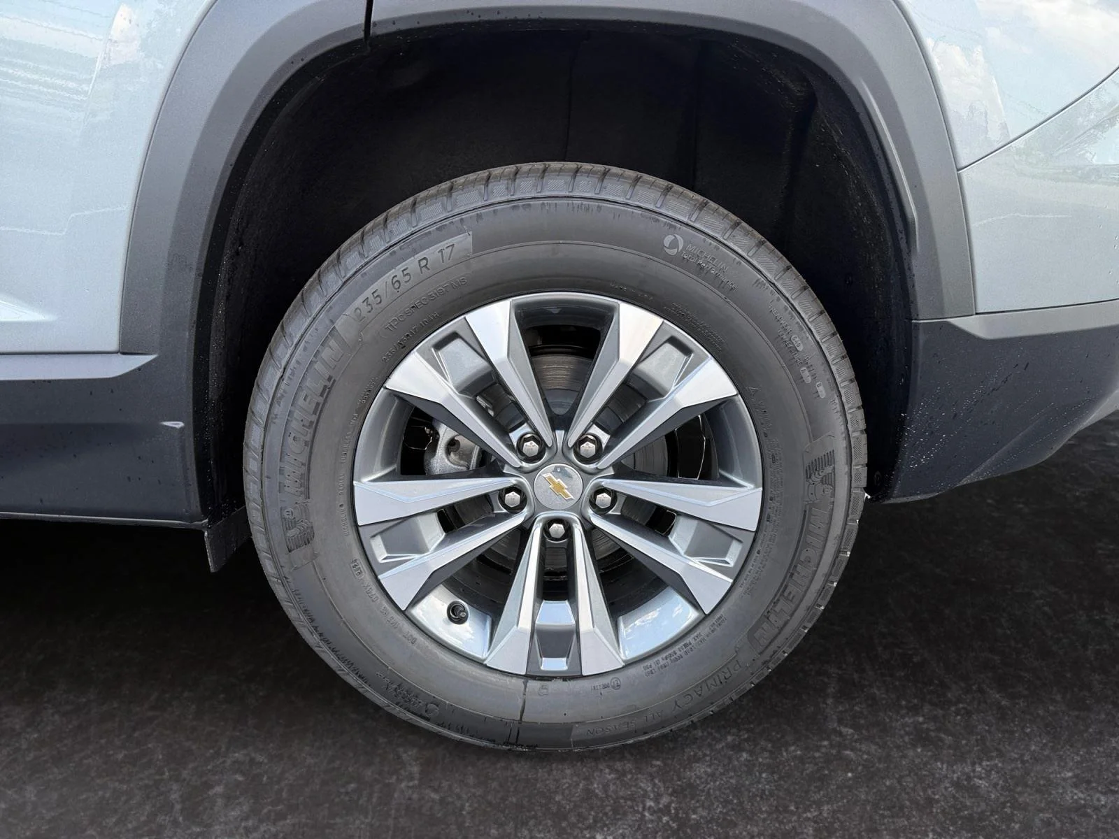 2027 Chevrolet Equinox LT - Photo 15