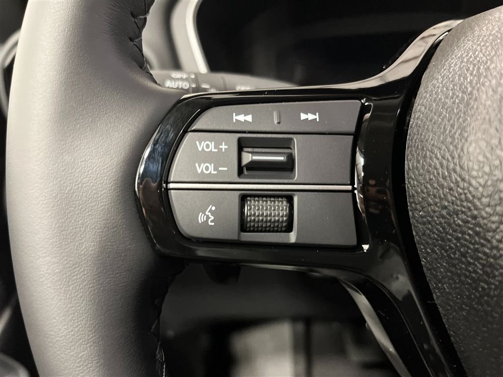 New 2026 Platinum White Pearl Honda AWD Touring image 18