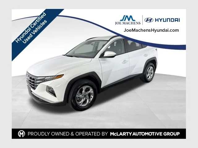 Used 2023 White Hyundai SEL image 1