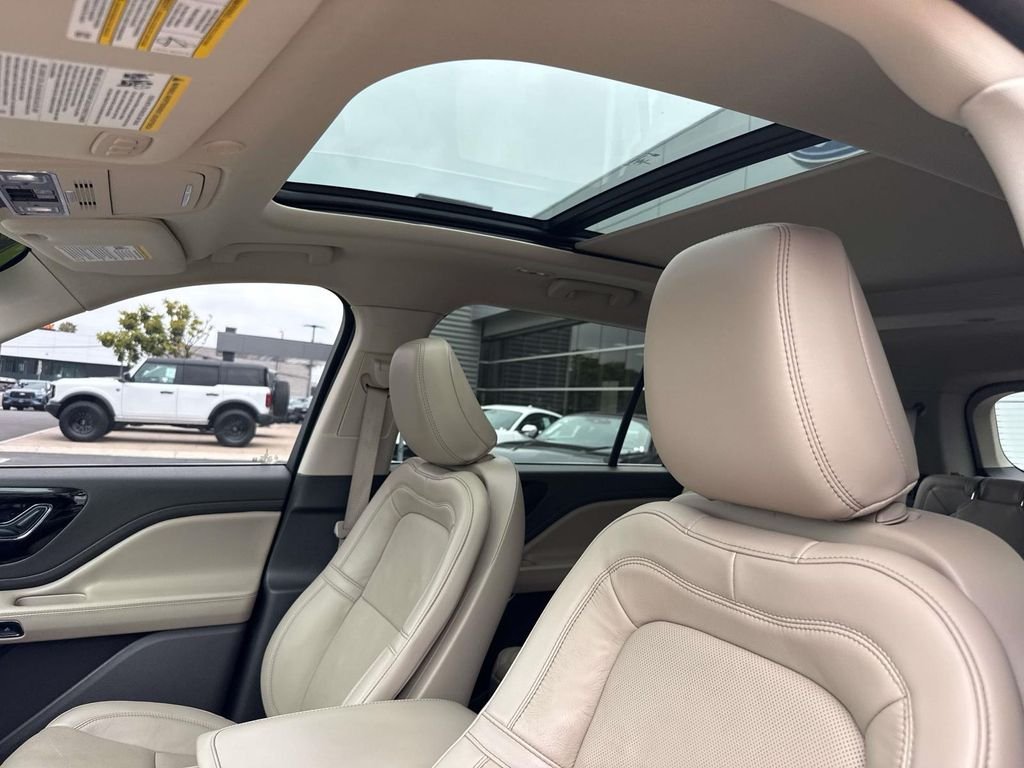 Certified Used 2023 Blue Metallic Lincoln Reserve image 27
