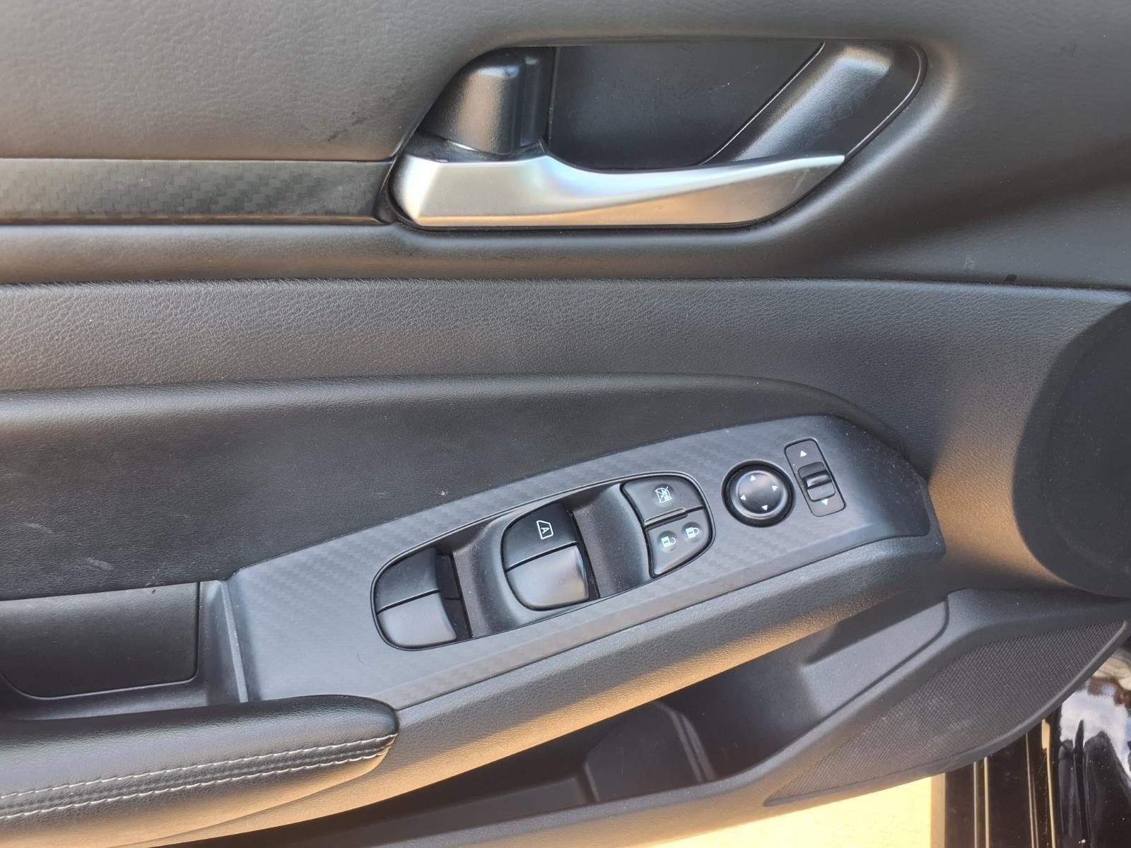 Used 2024 Super Black Nissan 2.5 SV image 19