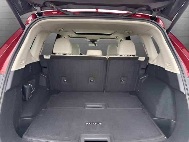 Used 2023 Red Nissan SL image 19