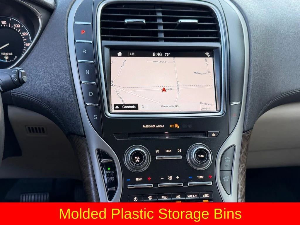 Used 2016 Black Lincoln Select image 28