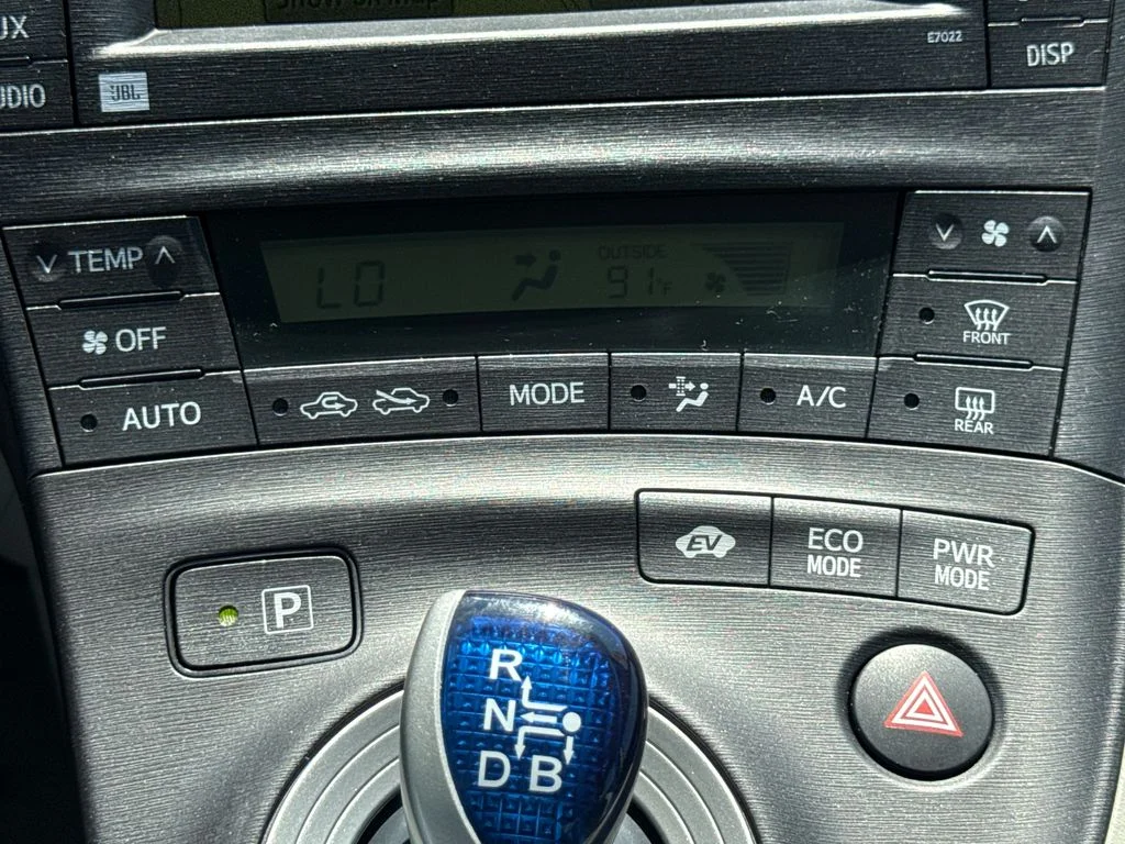 Used 2010 Blizzard Pearl Toyota I image 24