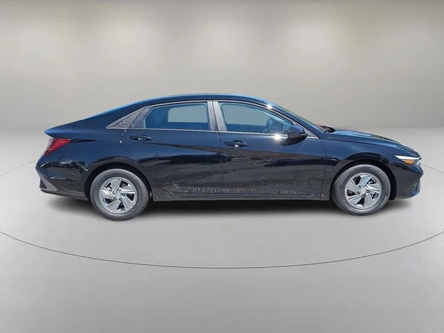 New 2026 Black Hyundai SE image 8
