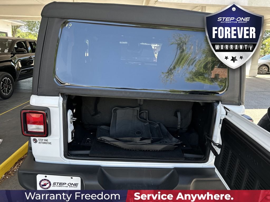 Used 2025 White Jeep Sport S image 27