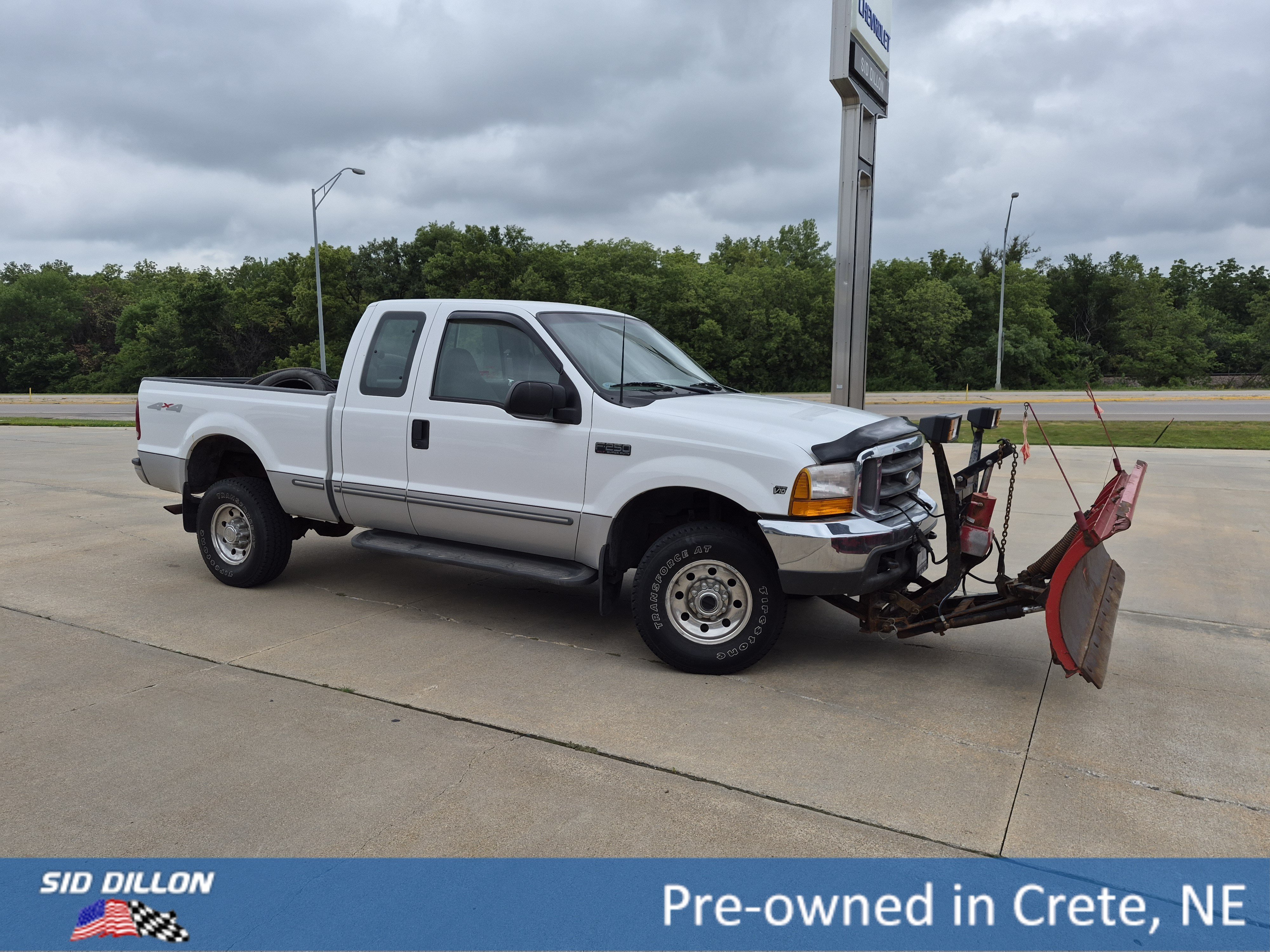 Used 1999 Off White Ford XL image 10