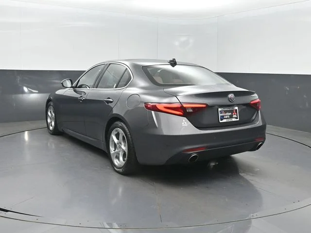 Used 2019 Gray Alfa Romeo Base image 32