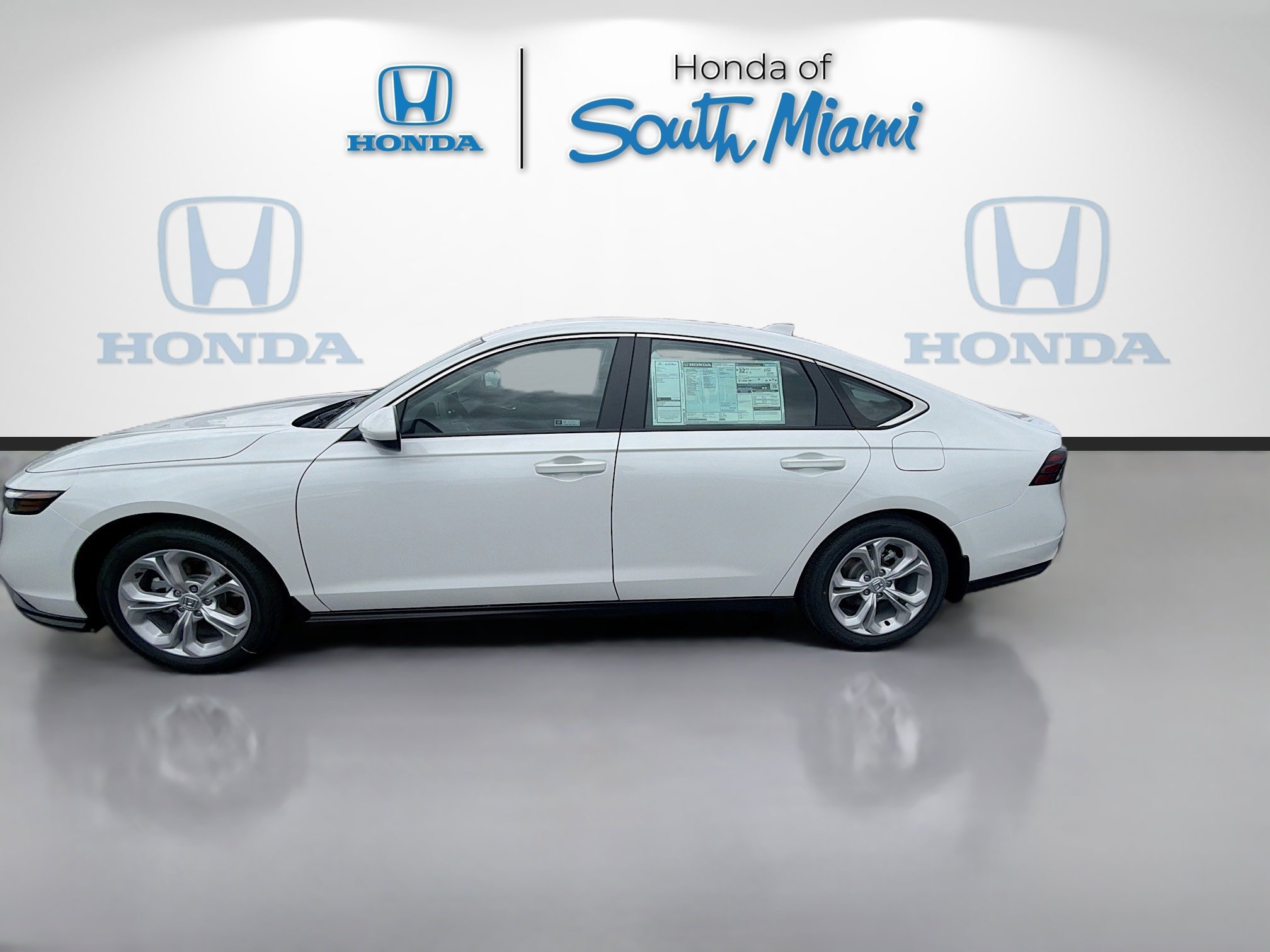 New 2026 Platinum White Pearl Honda LX image 4