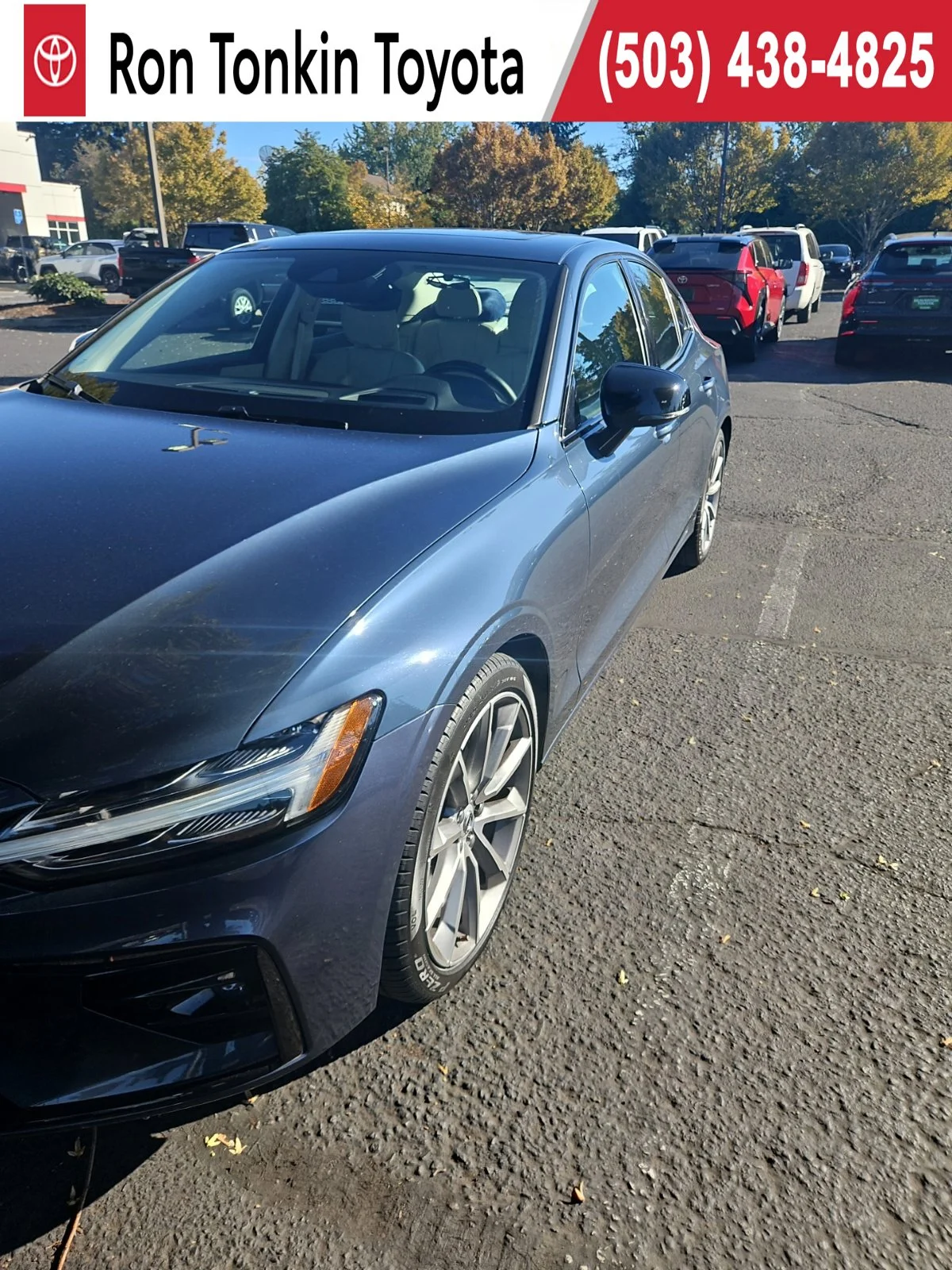 Used 2021 Blue Volvo T5 Momentum image 1