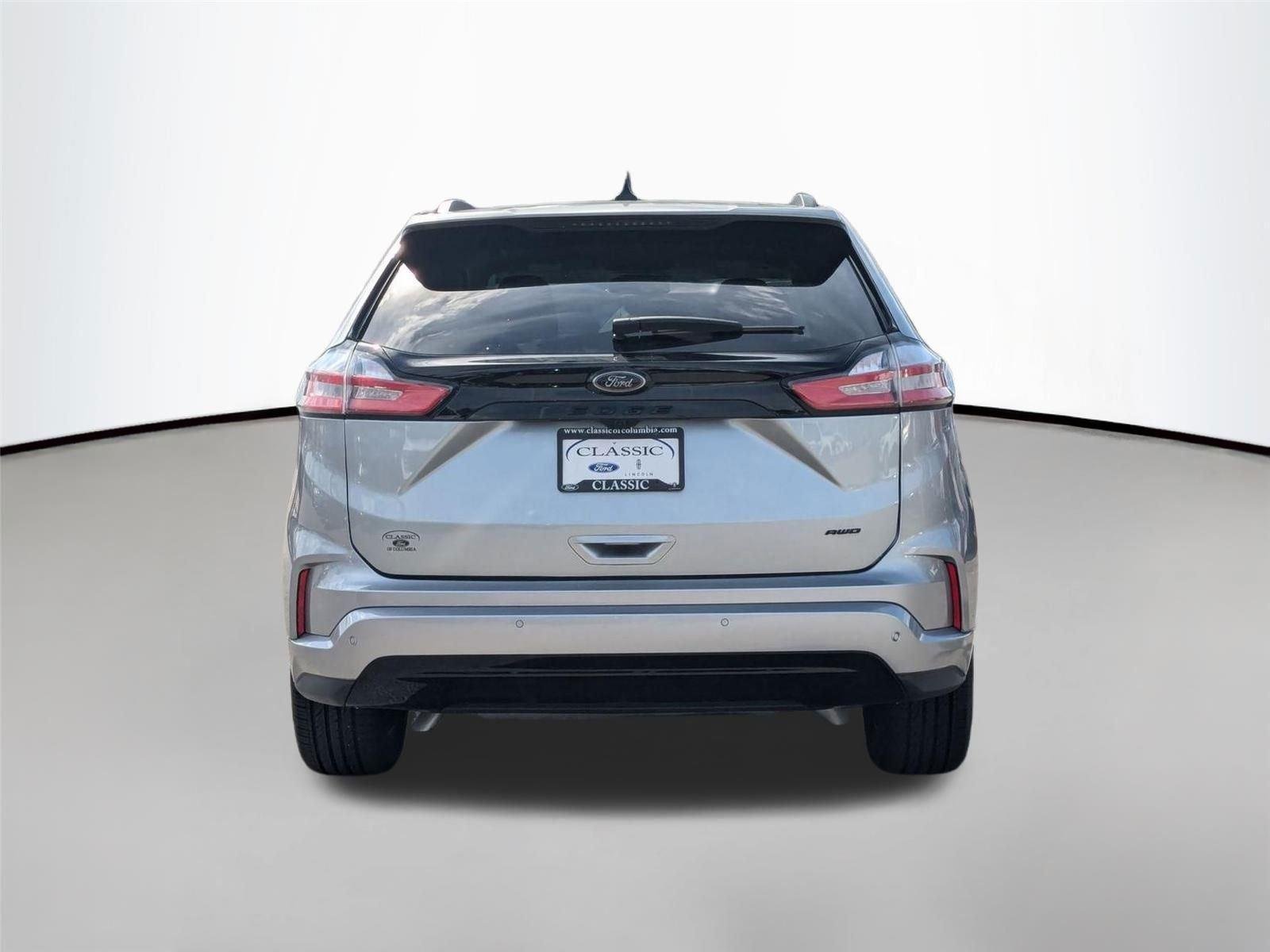 Used 2024 Iconic Silver Metallic Ford SE image 6