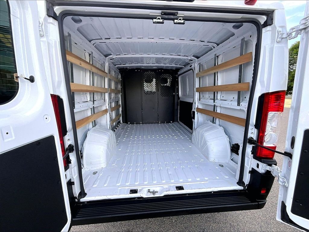 Used 2025 White Ram Base image 15