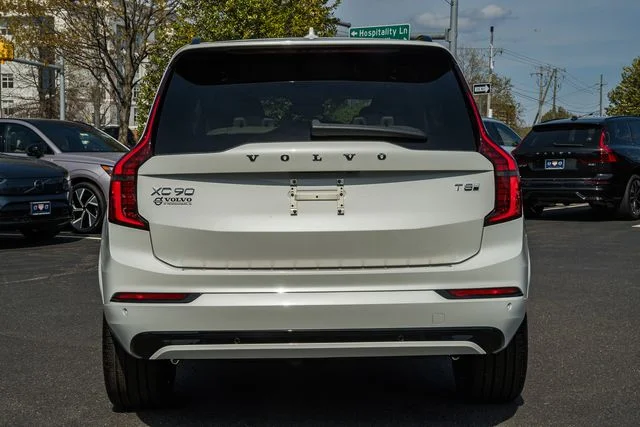 New 2026 Crystal White Volvo T8 Ultra image 6