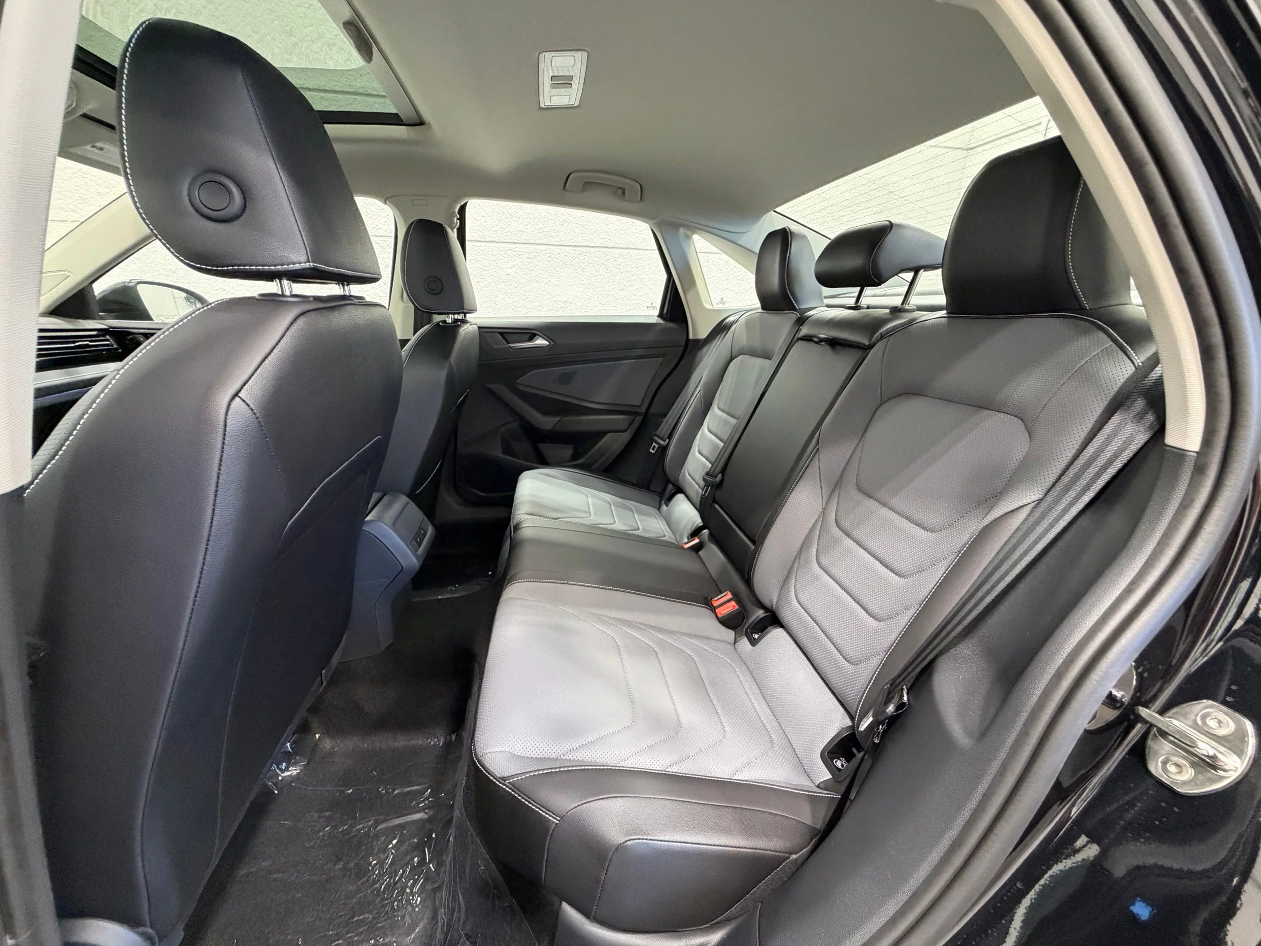 New 2026 Black Volkswagen 1.5T SEL image 23