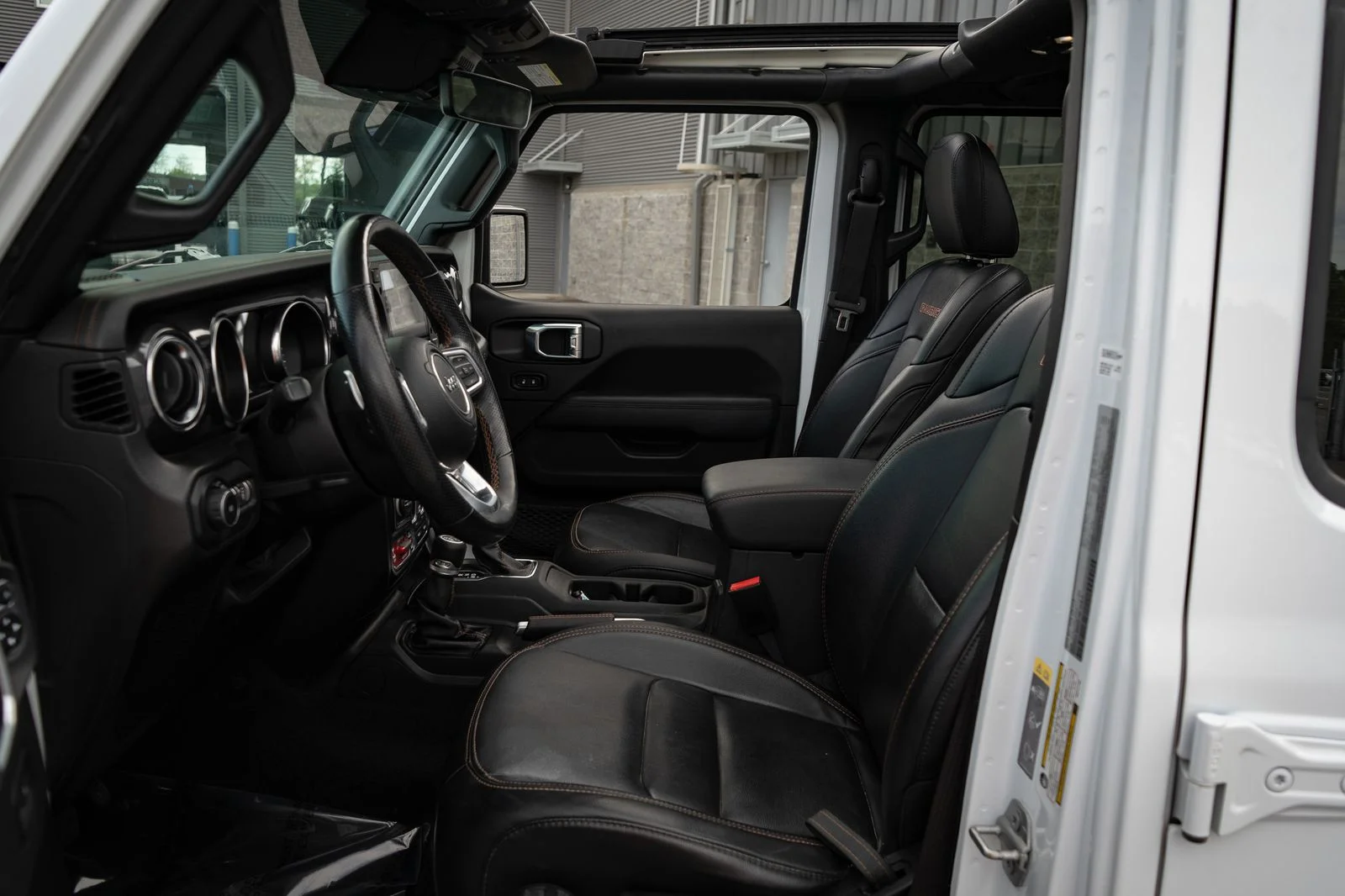 Used 2022 White Jeep Unlimited Rubicon 392 image 27