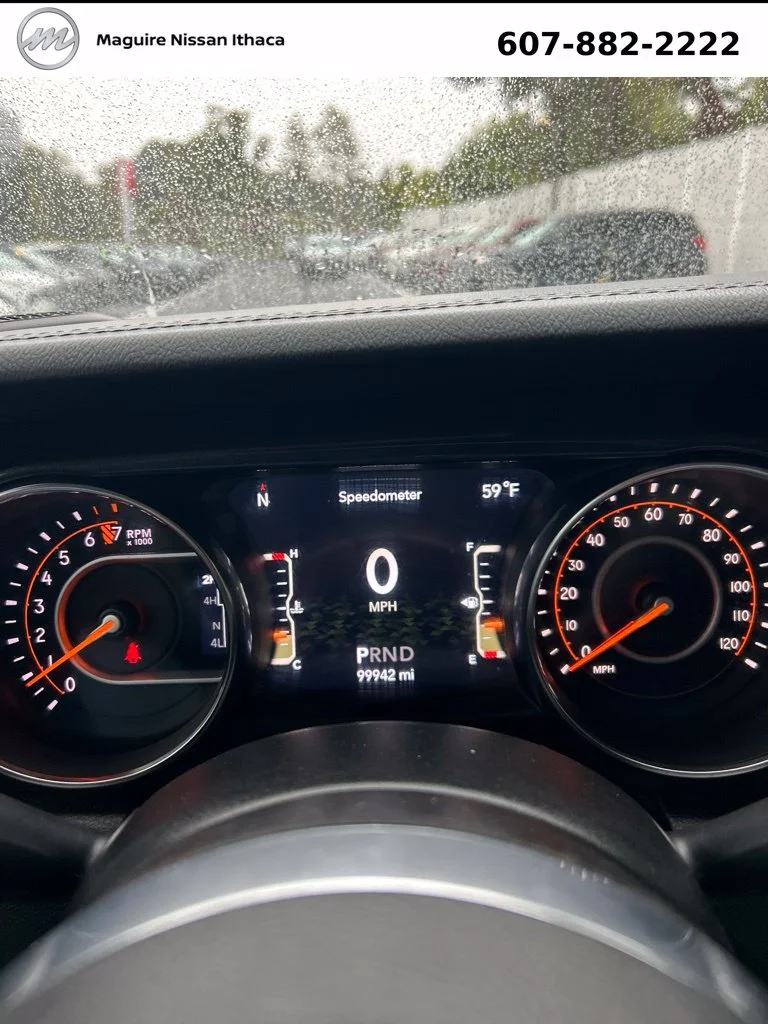 Used 2019 White/off-white Jeep Unlimited Sahara image 6