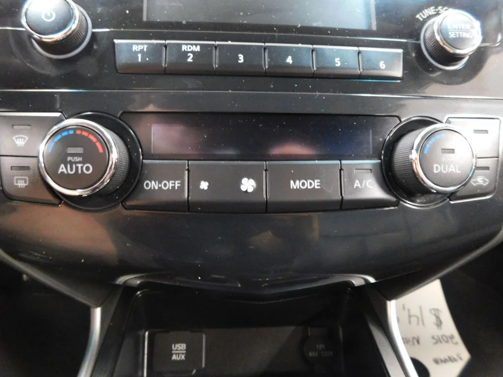 Used 2015 Gun Metallic Nissan 2.5 SL image 24