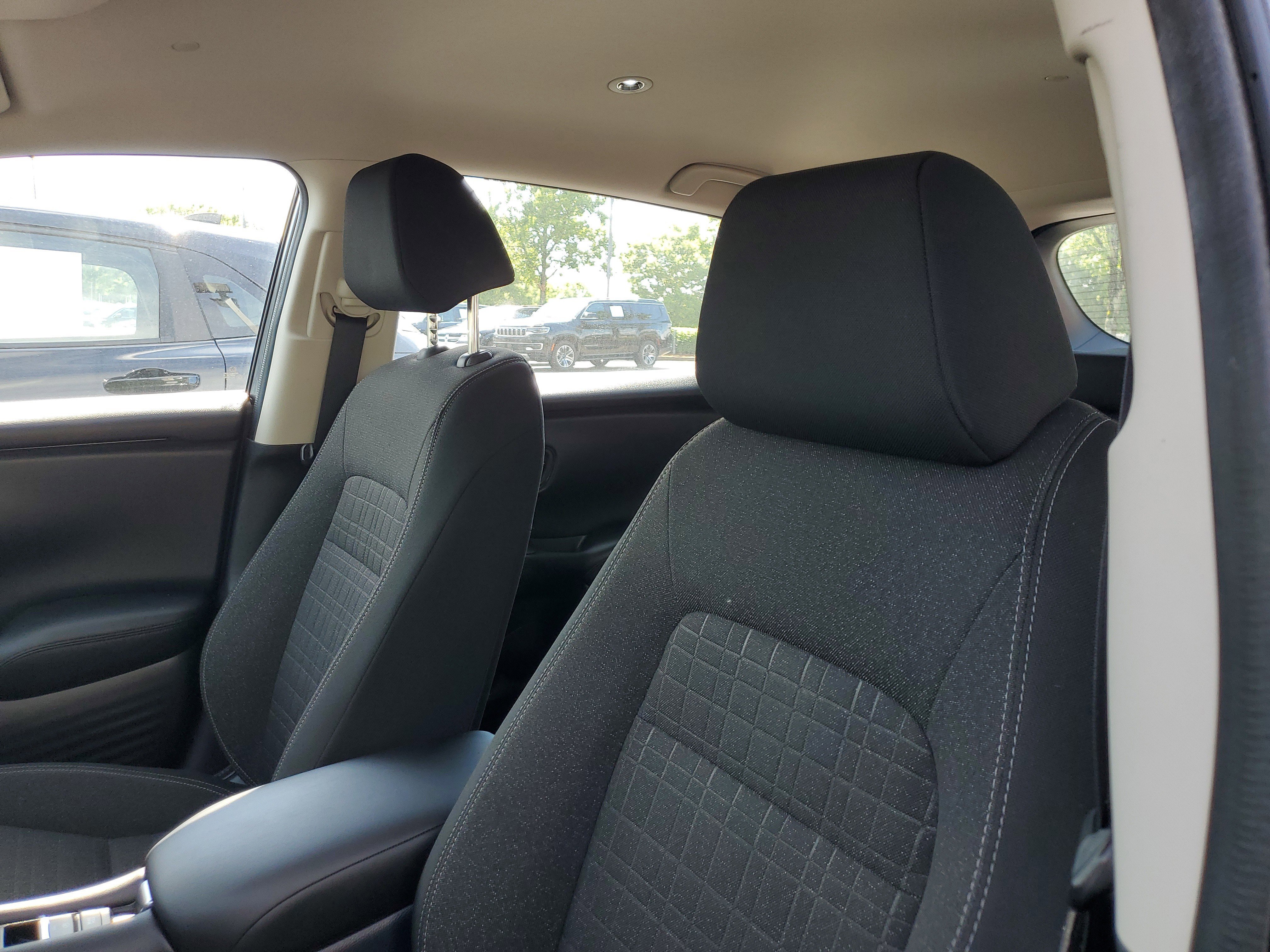 Used 2023  Honda LX image 16