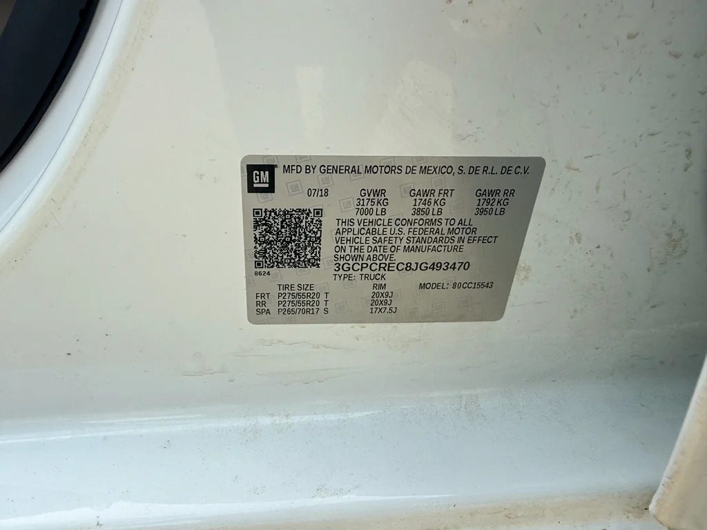 Used 2018 Summit White Chevrolet LT image 31