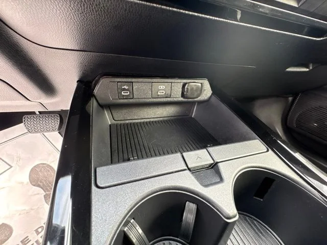 Used 2025  Toyota LE image 17