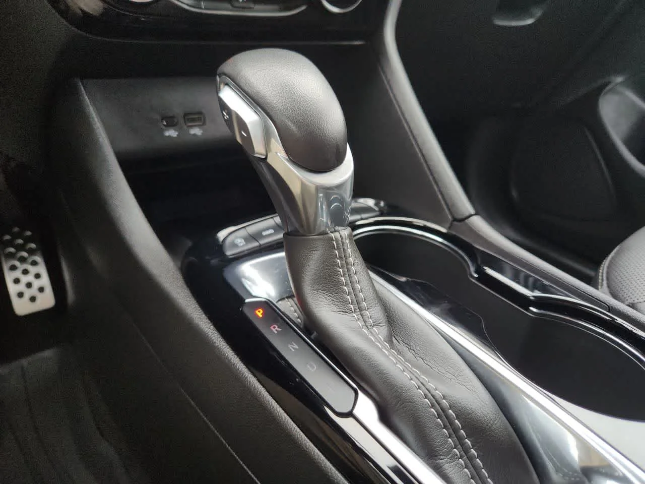 Used 2024 Ebony Twilight Metallic Buick Sport Touring image 18
