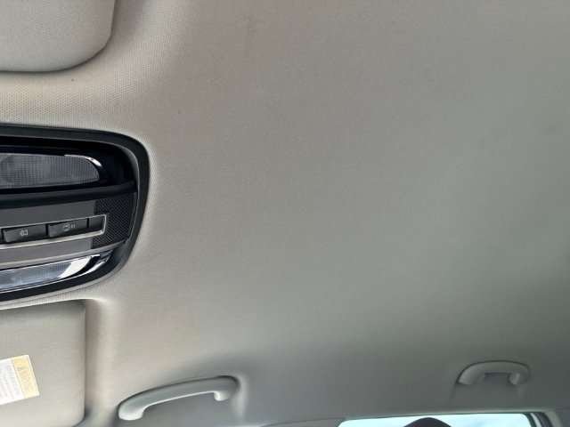 Used 2016 White Kia EX image 27