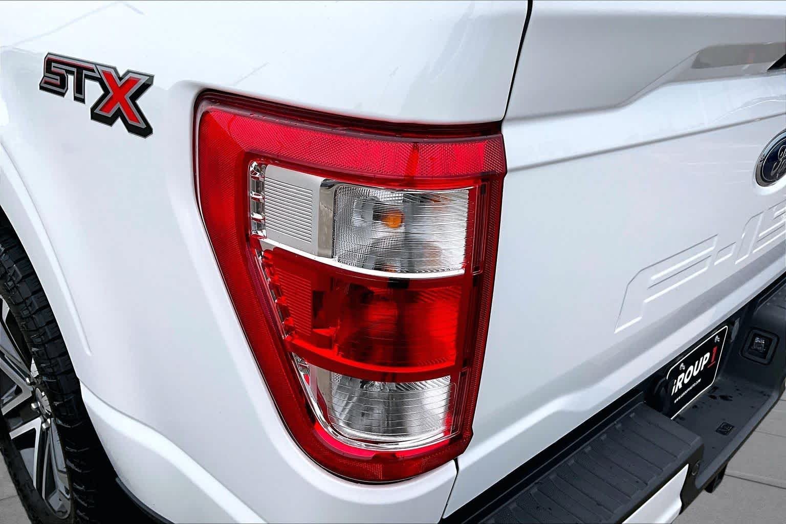 Used 2023 Oxford White Ford XL image 32