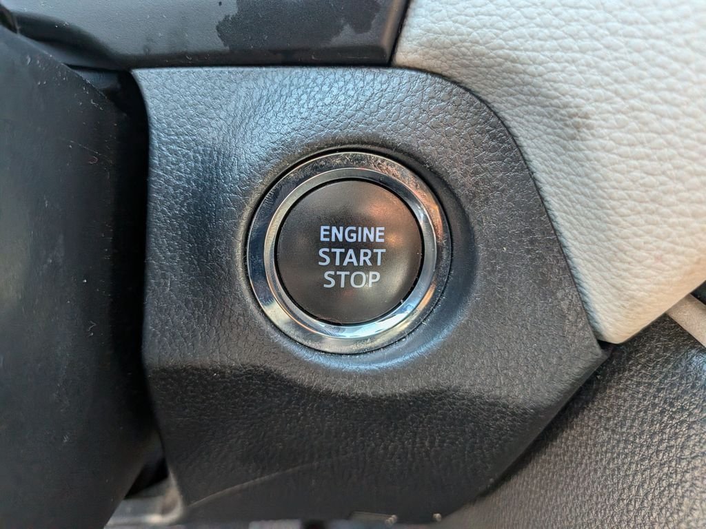 Used 2021 Silver Toyota XLE image 18