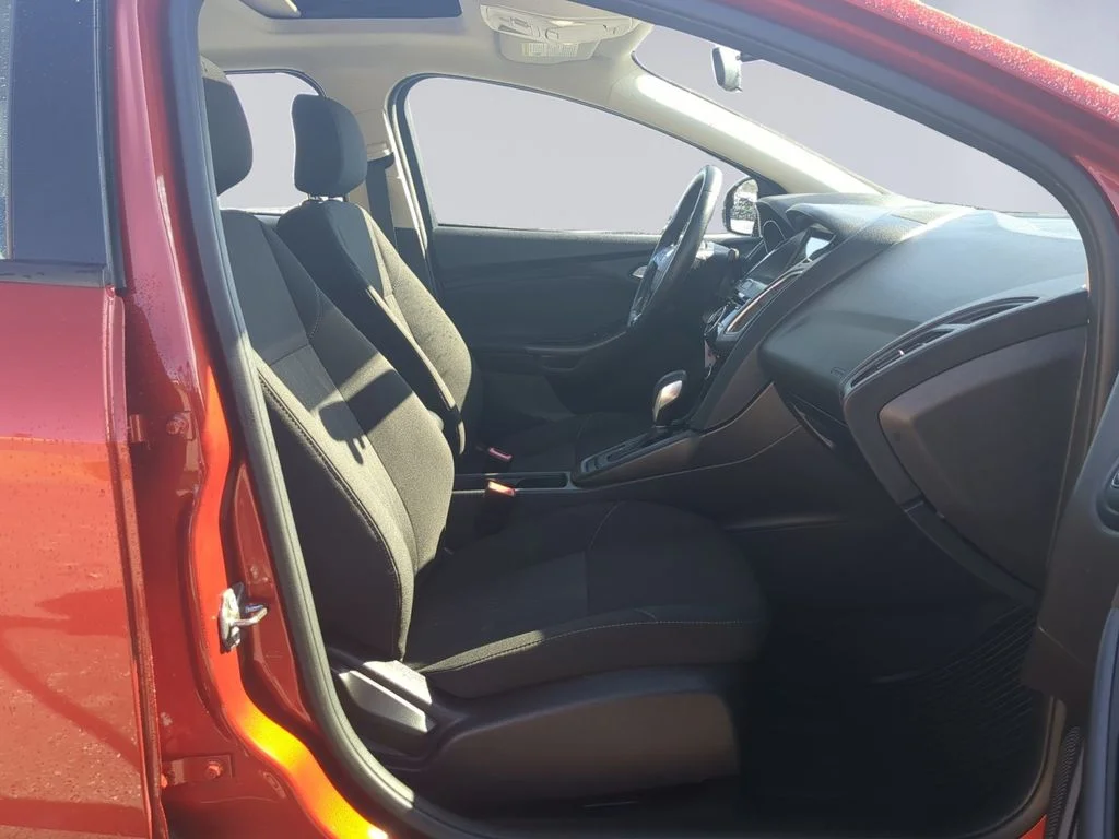 Used 2018 Red Ford SEL image 19