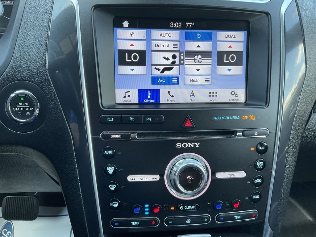 Used 2017 Silver Ford Limited image 18