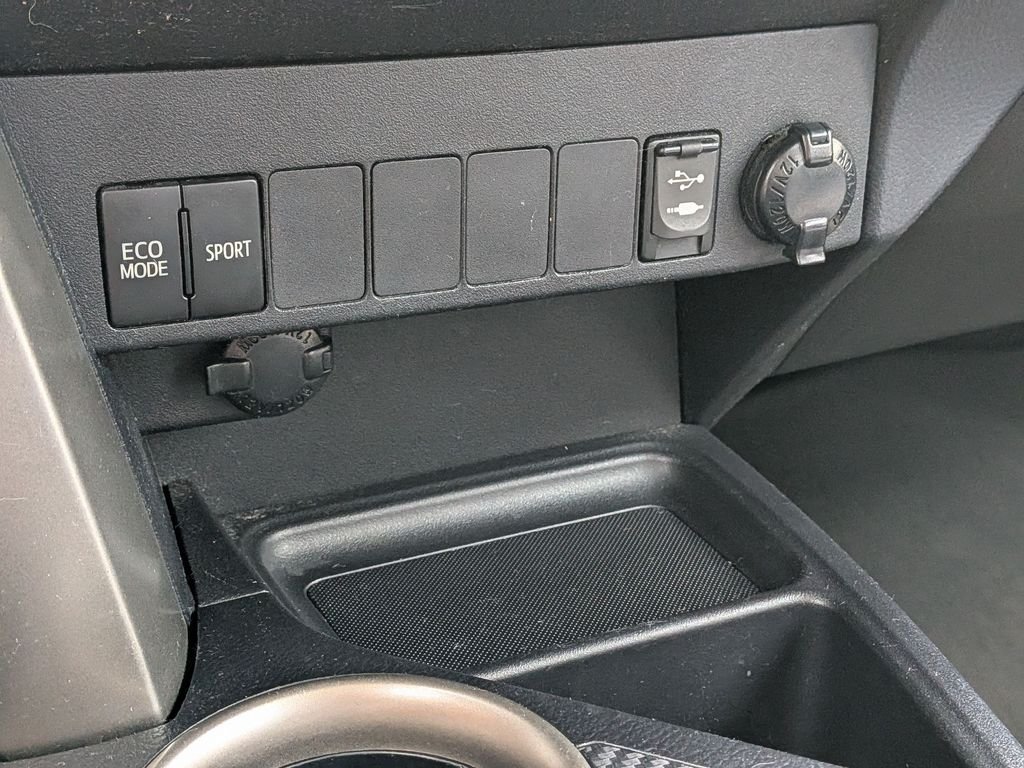 Used 2015 Blue Toyota LE image 22