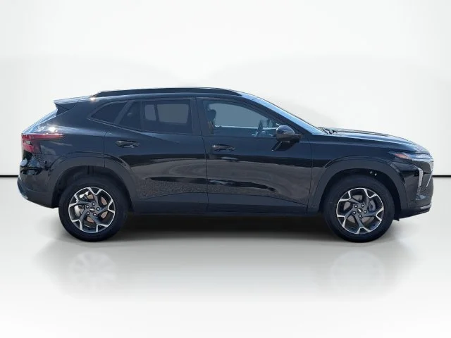 Used 2025 Black Chevrolet LT image 6