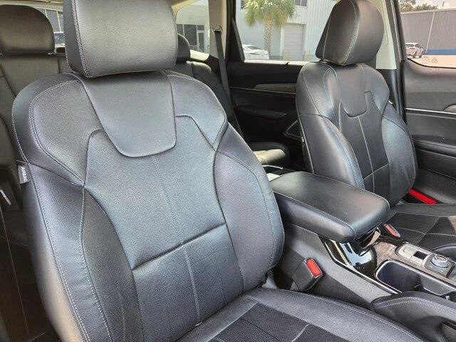 Used 2022 Gravity Grey Kia EX image 34