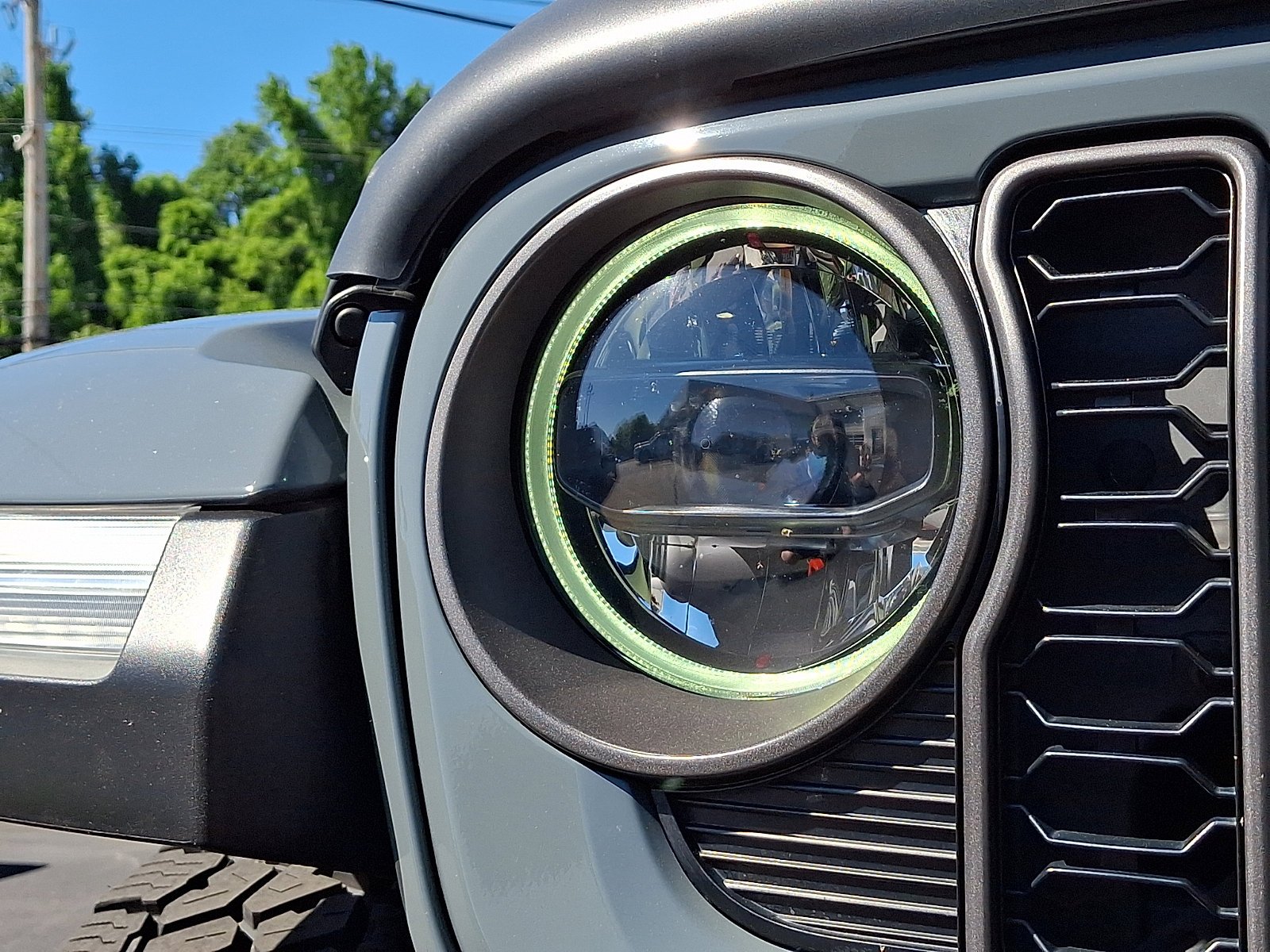 Certified Used 2024 Anvil Clear Coat Jeep Mojave X image 9