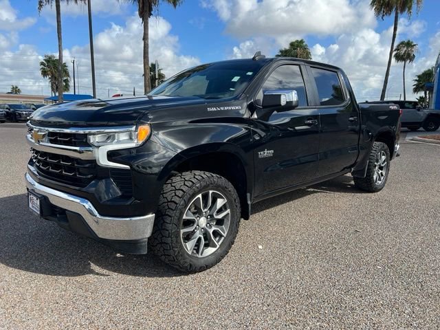 Used 2022 Black Chevrolet LT image 3