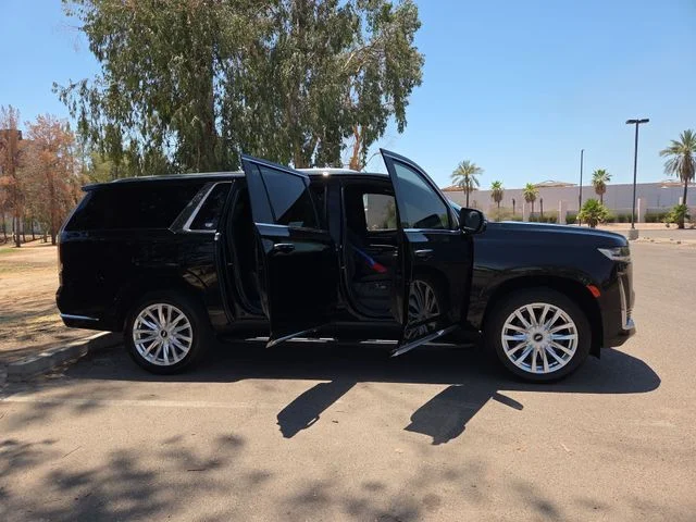 Used 2023 Black Cadillac Luxury image 8