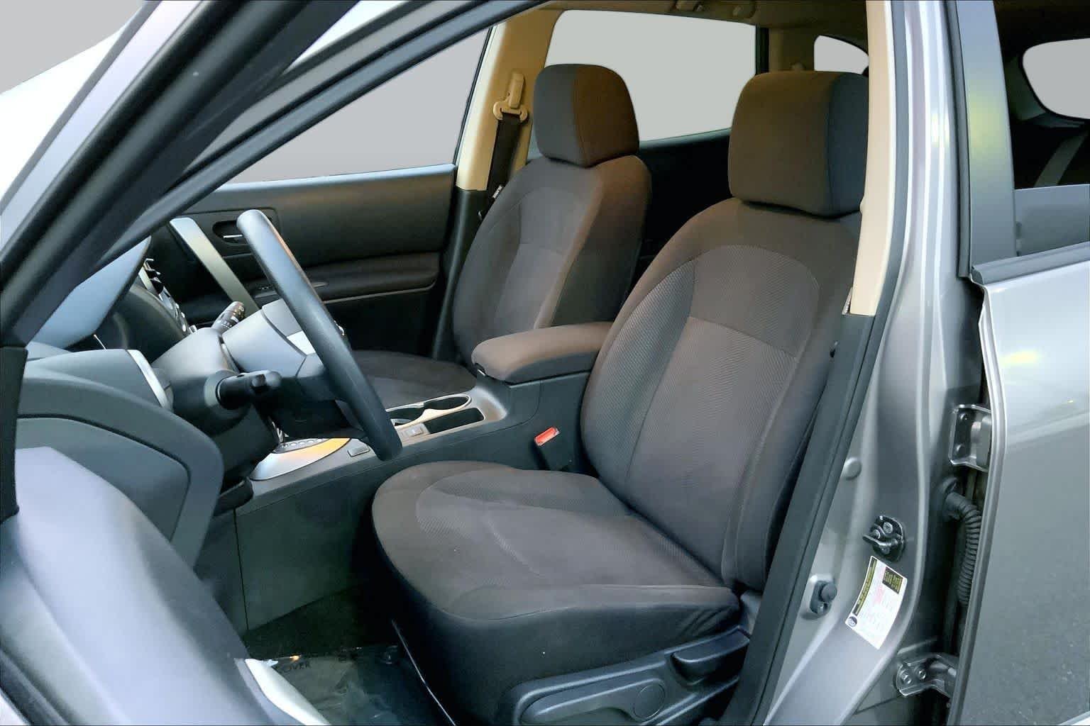 Used 2015 Platinum Graphite Nissan S image 8
