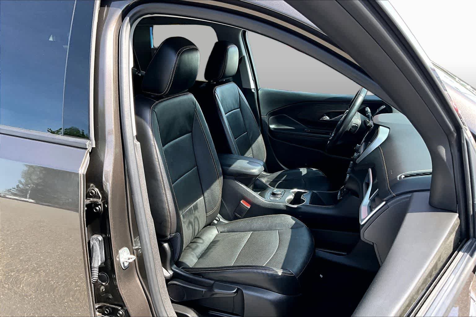 Used 2020 Smokey Quartz Metallic GMC SLT image 8