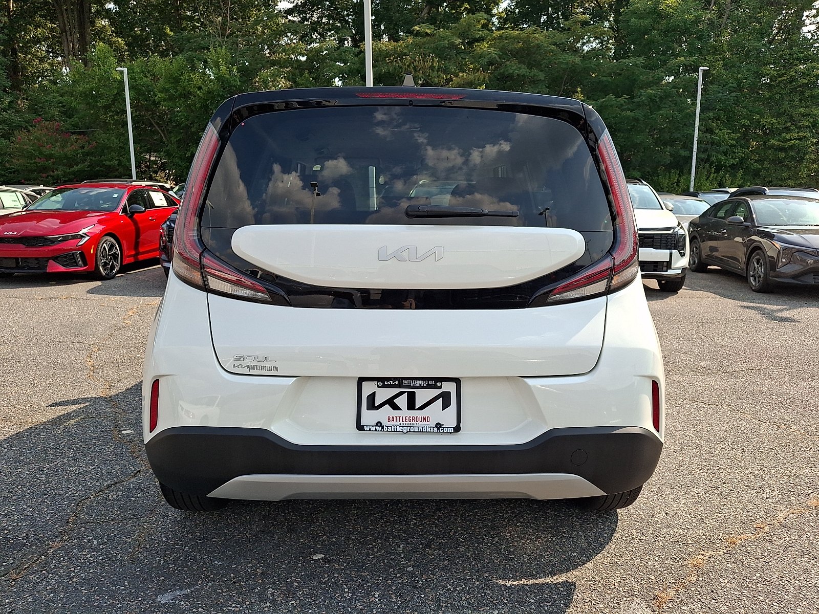 Certified Used 2025 Snow White Pearl Kia LX image 5