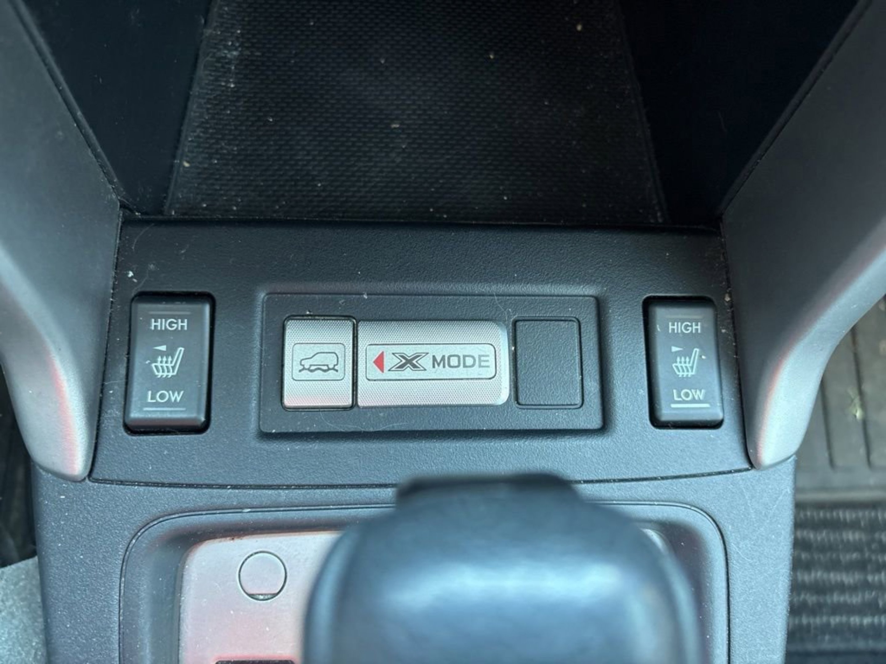 Used 2017 Dark Gray Metallic Subaru Limited image 15