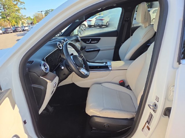 Certified Used 2023 White Mercedes-Benz GLC 300 image 21