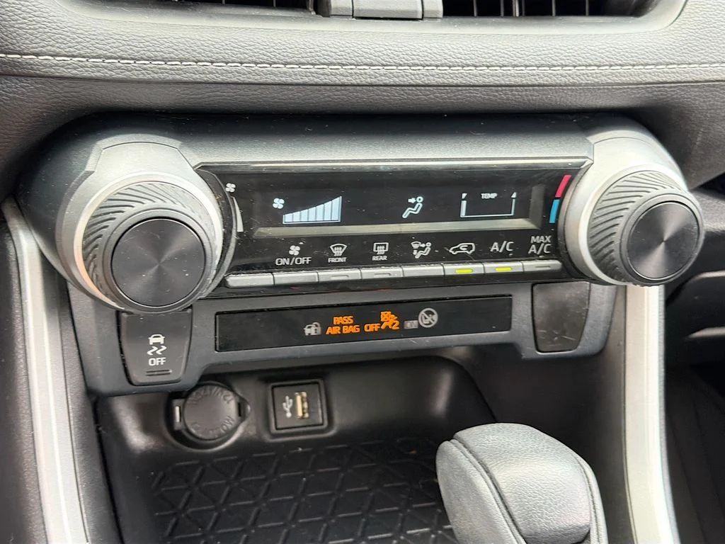 Used 2023 Ice Toyota LE image 11