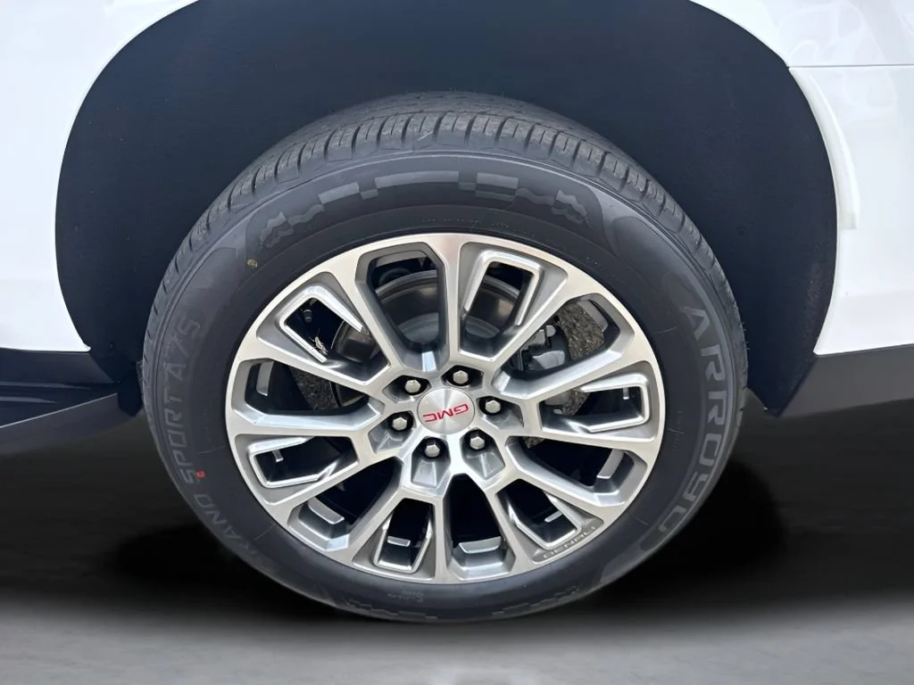 Used 2025 Summit White GMC Denali image 39