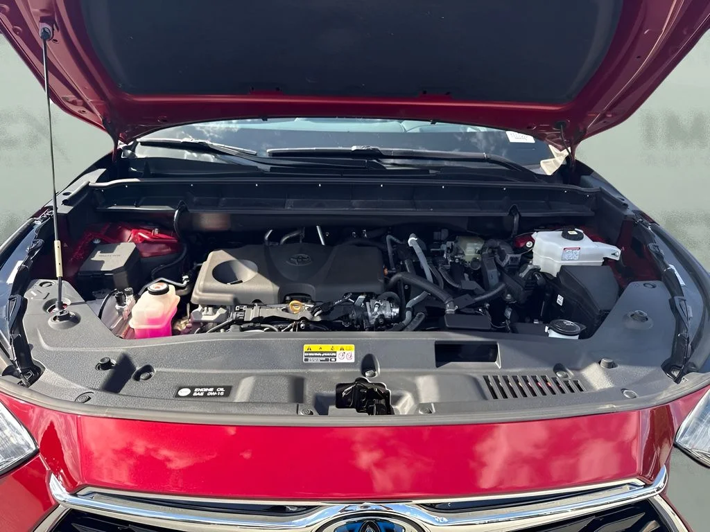 Used 2023 Red Toyota Platinum image 21