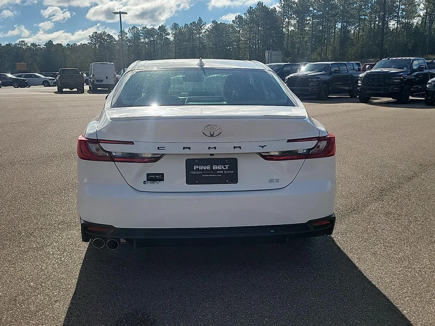 Used 2025 Ice Cap Toyota SE image 12