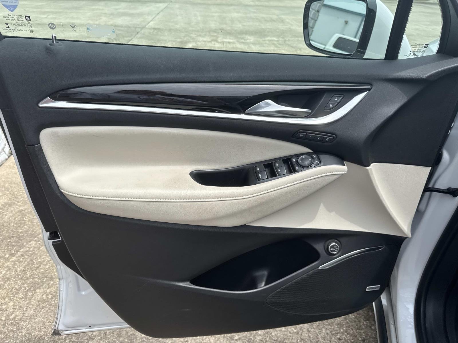 Used 2022 White Frost Tricoat Buick Premium image 18